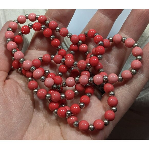 Vintage Retro Pink Red And Silver Tone Beaded Necklace - Picture 3 of 4